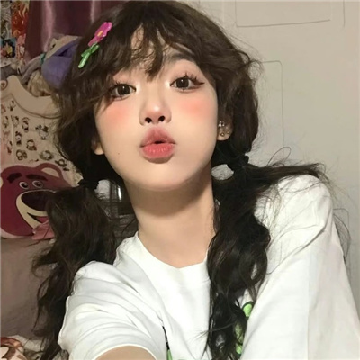 伴游女生卞寄蕾的资料