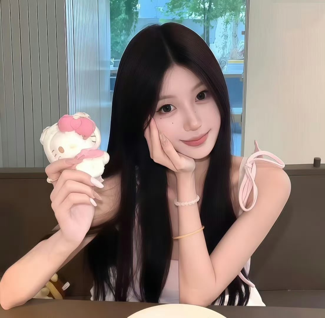 迪庆伴游女生邸晓燕的资料