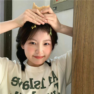 巴音郭楞伴游女生都秀竹的资料