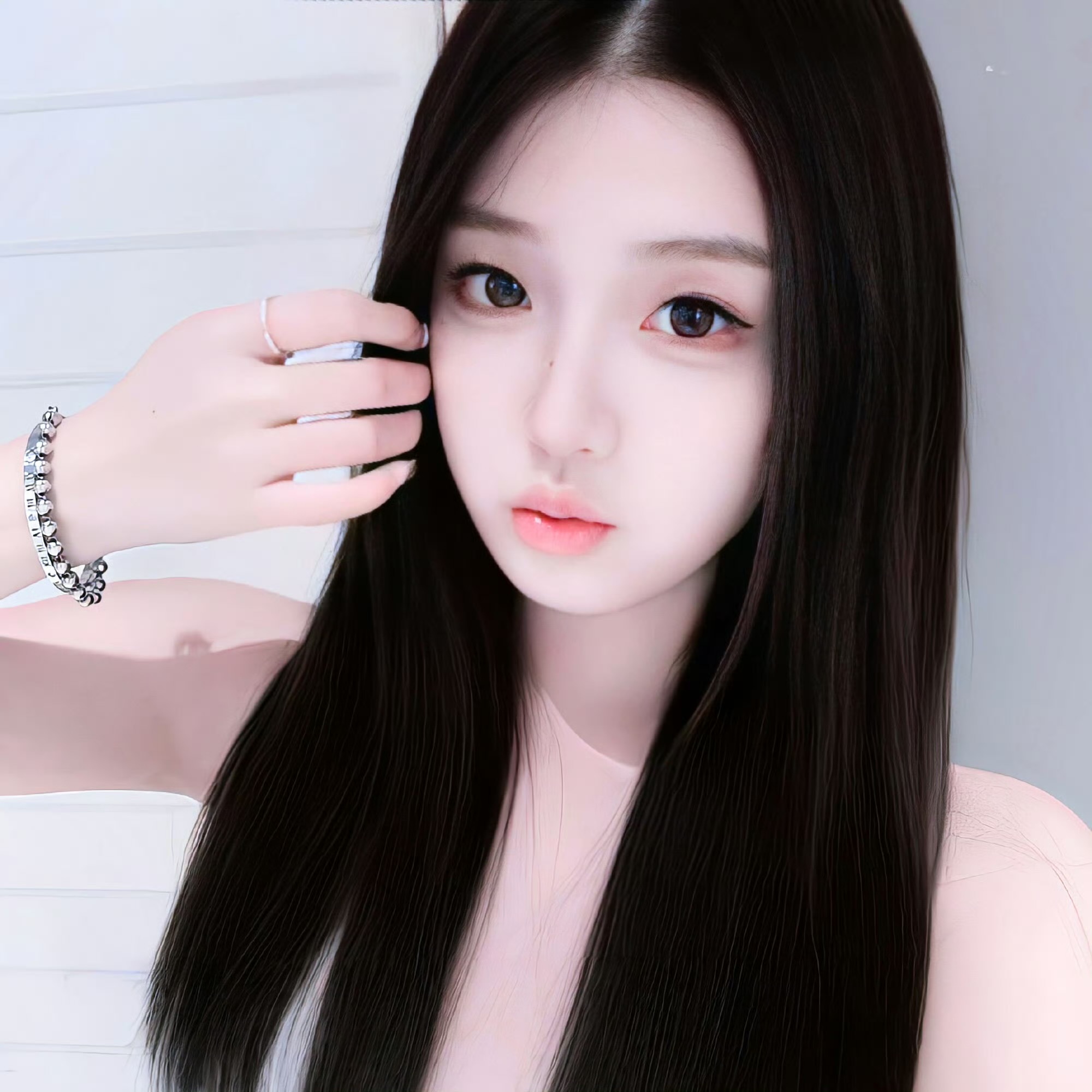 巴音郭楞伴游女生陈悦的资料