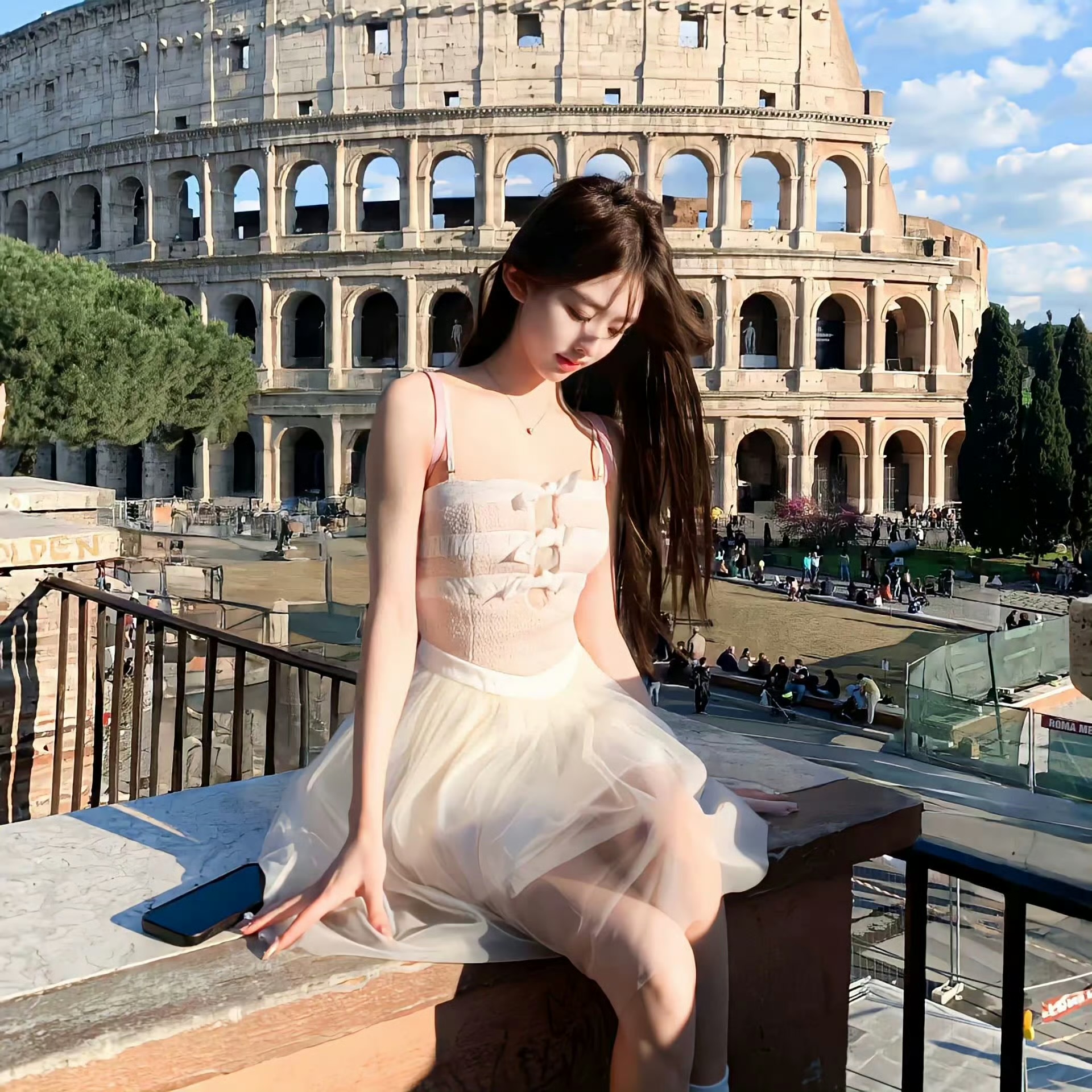 巴音郭楞伴游女生何诗的资料