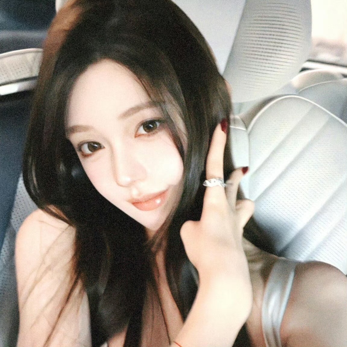 玉溪伴游女生孔冰岚的资料