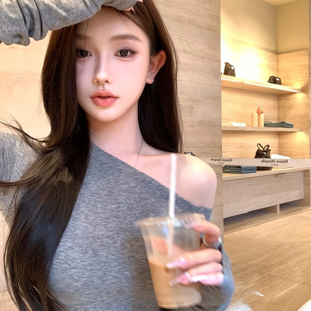 玉溪伴游女生黎兰怡的资料