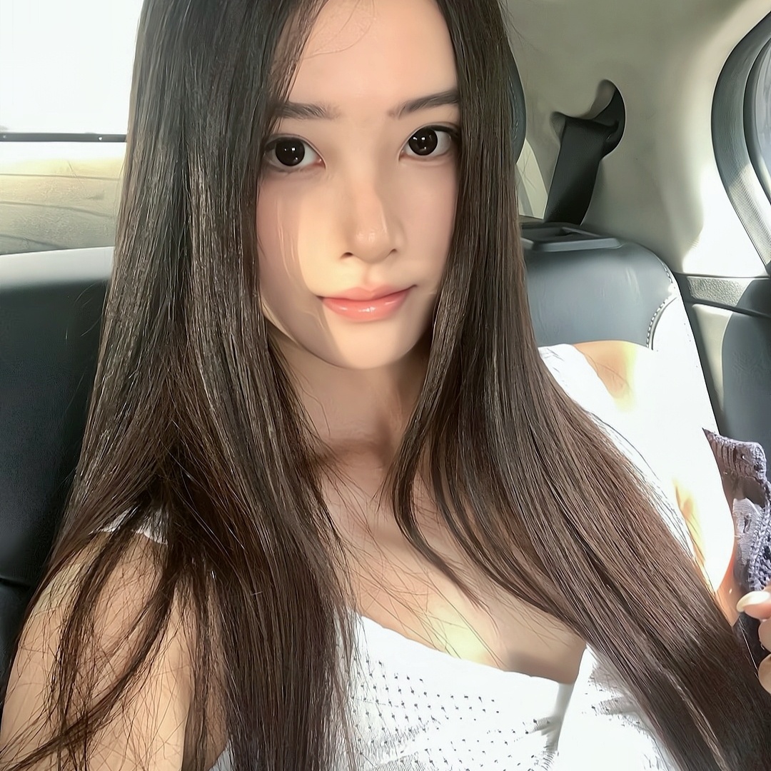 玉溪伴游女生谭巧涵的资料