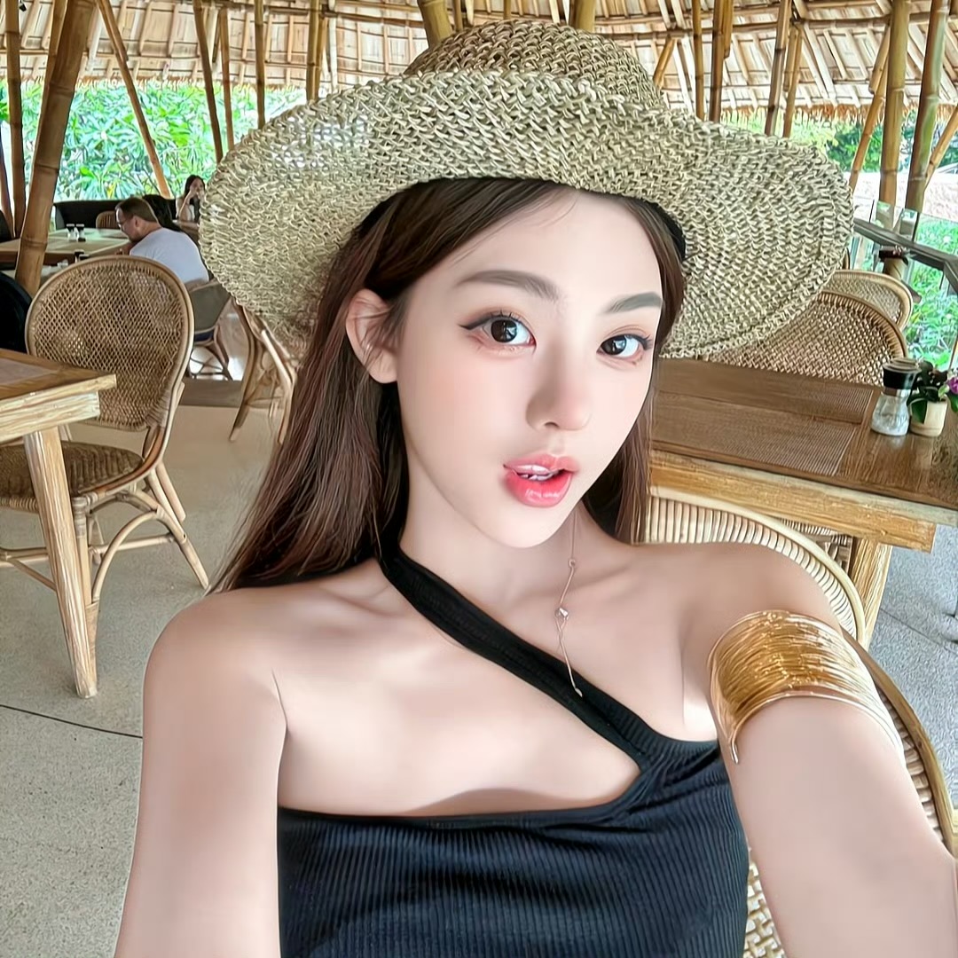 玉溪伴游女生龚里尤的资料