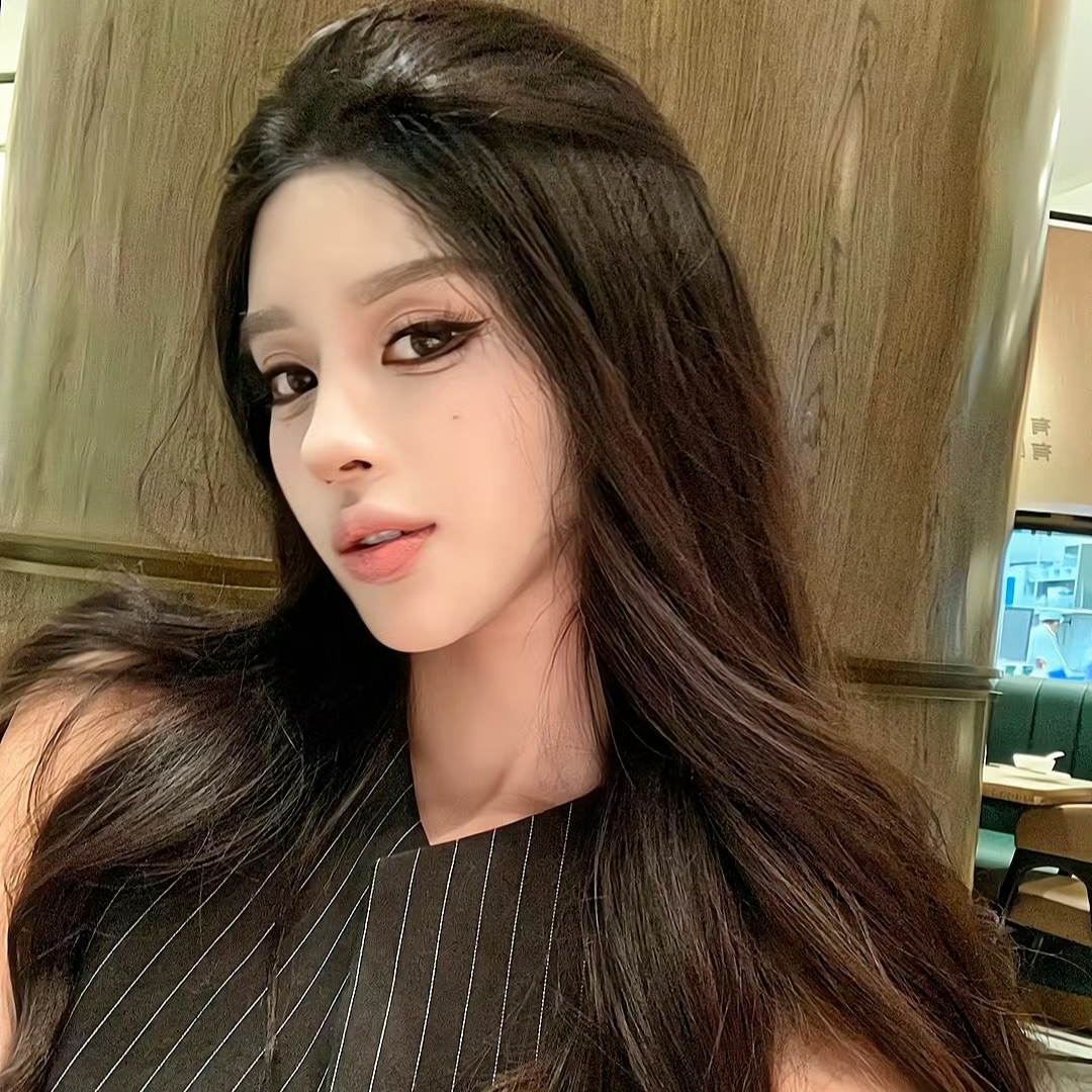 玉溪伴游女生孟琼的资料