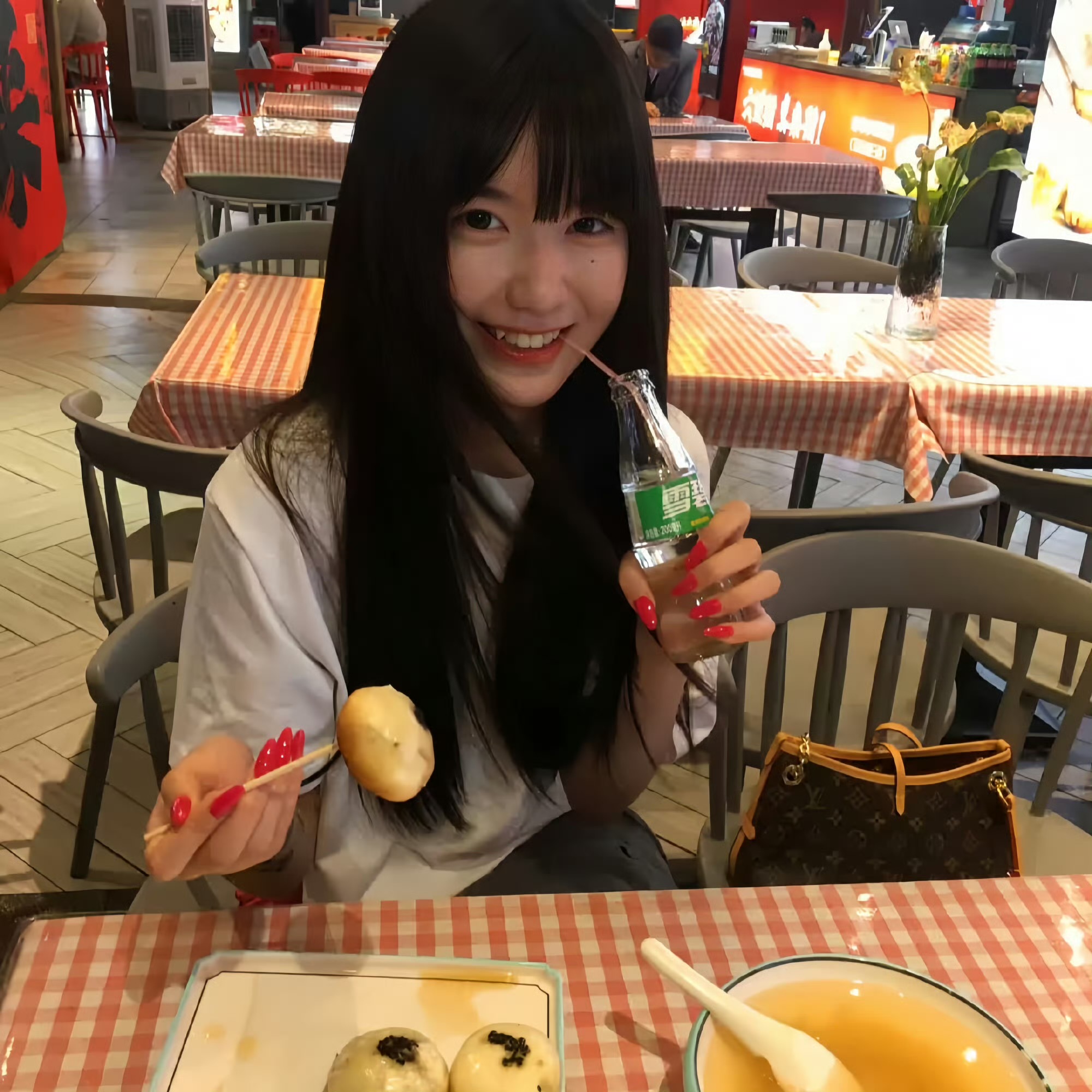 玉溪伴游女生素瑾的资料