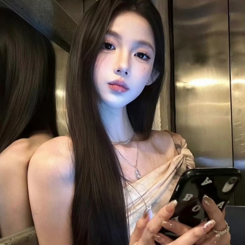 玉溪伴游女生沈墨书的资料