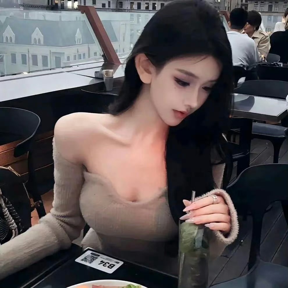 玉溪伴游女生金羽棠的资料