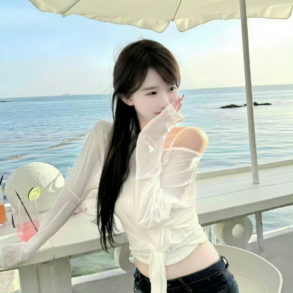 玉溪伴游女生魏裙与的资料