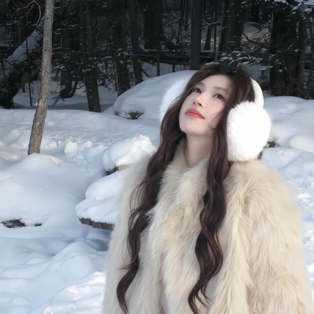 玉溪伴游女生吴冰妍的资料