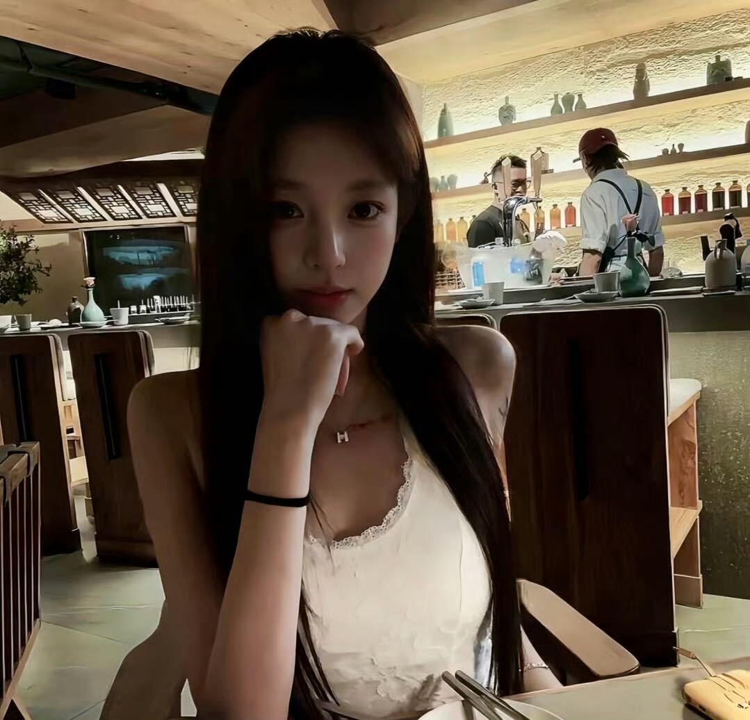 玉溪伴游女生陆曼卿的资料