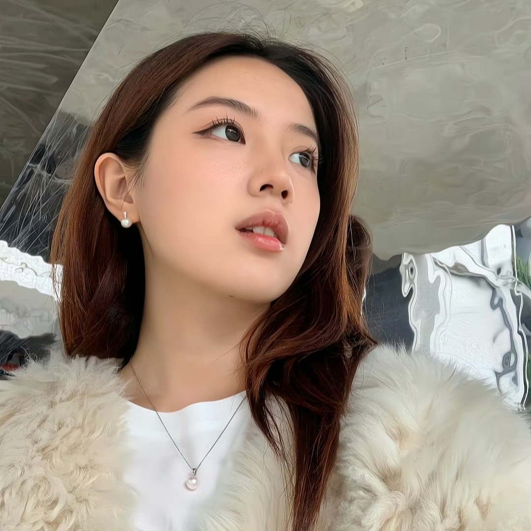 玉溪伴游女生吴梦瑶的资料