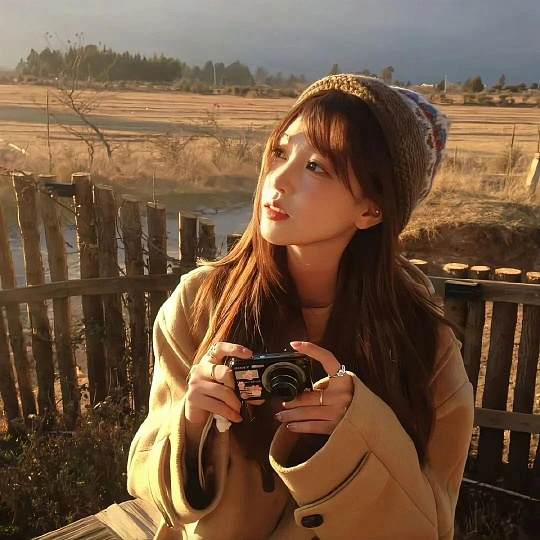 玉溪伴游女生唐元的资料