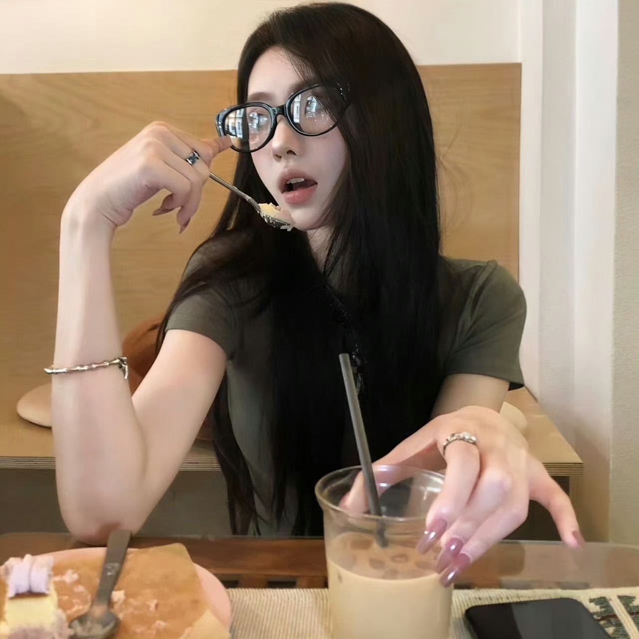 玉溪伴游女生楚腰的资料