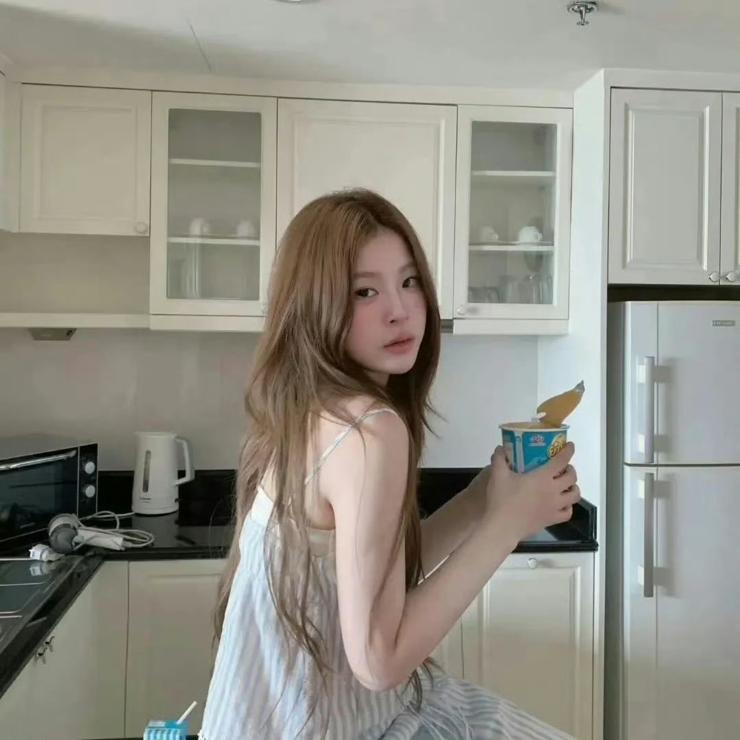 玉溪伴游女生允月的资料