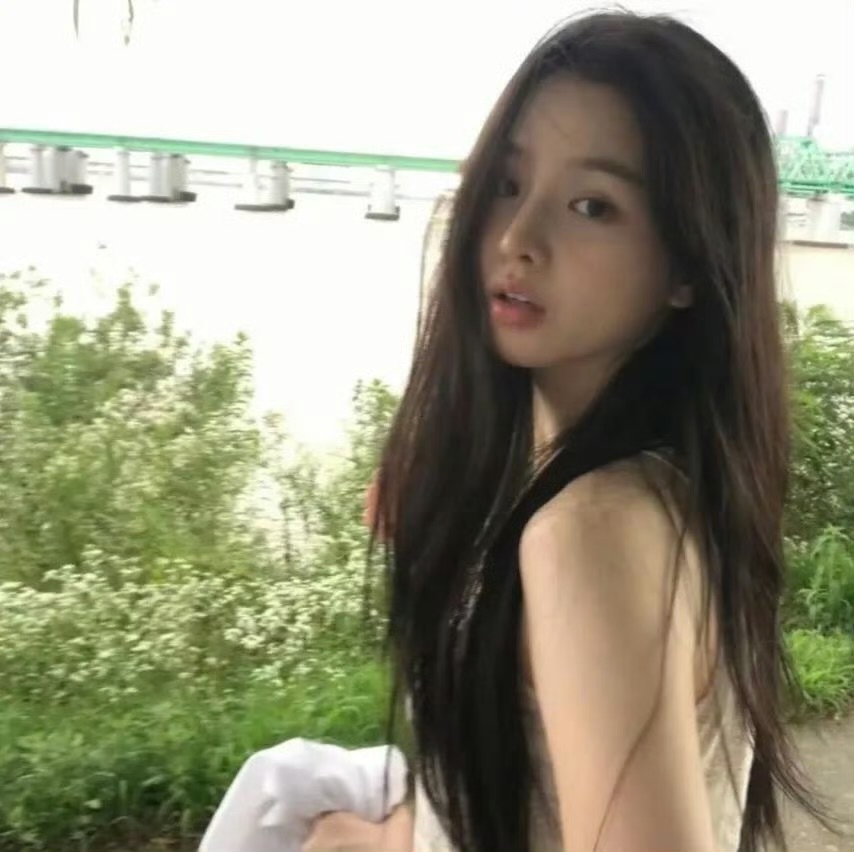 玉溪伴游女生舟枕河的资料