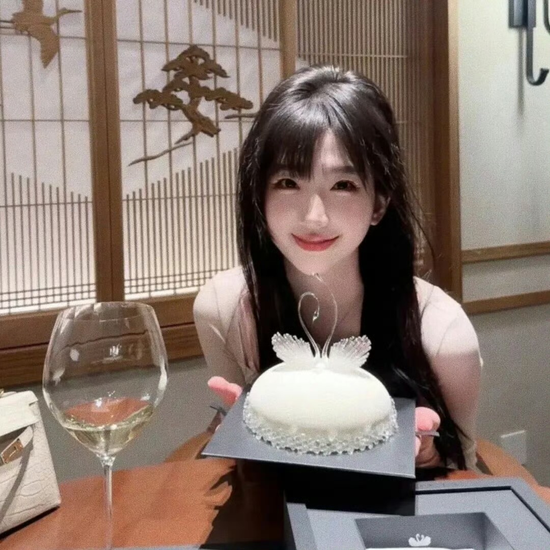 玉溪伴游女生艾莉薇的资料