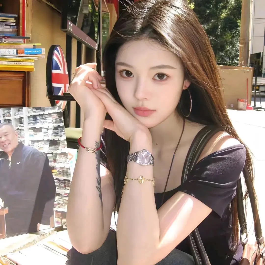 阿里伴游女生郑冉的资料