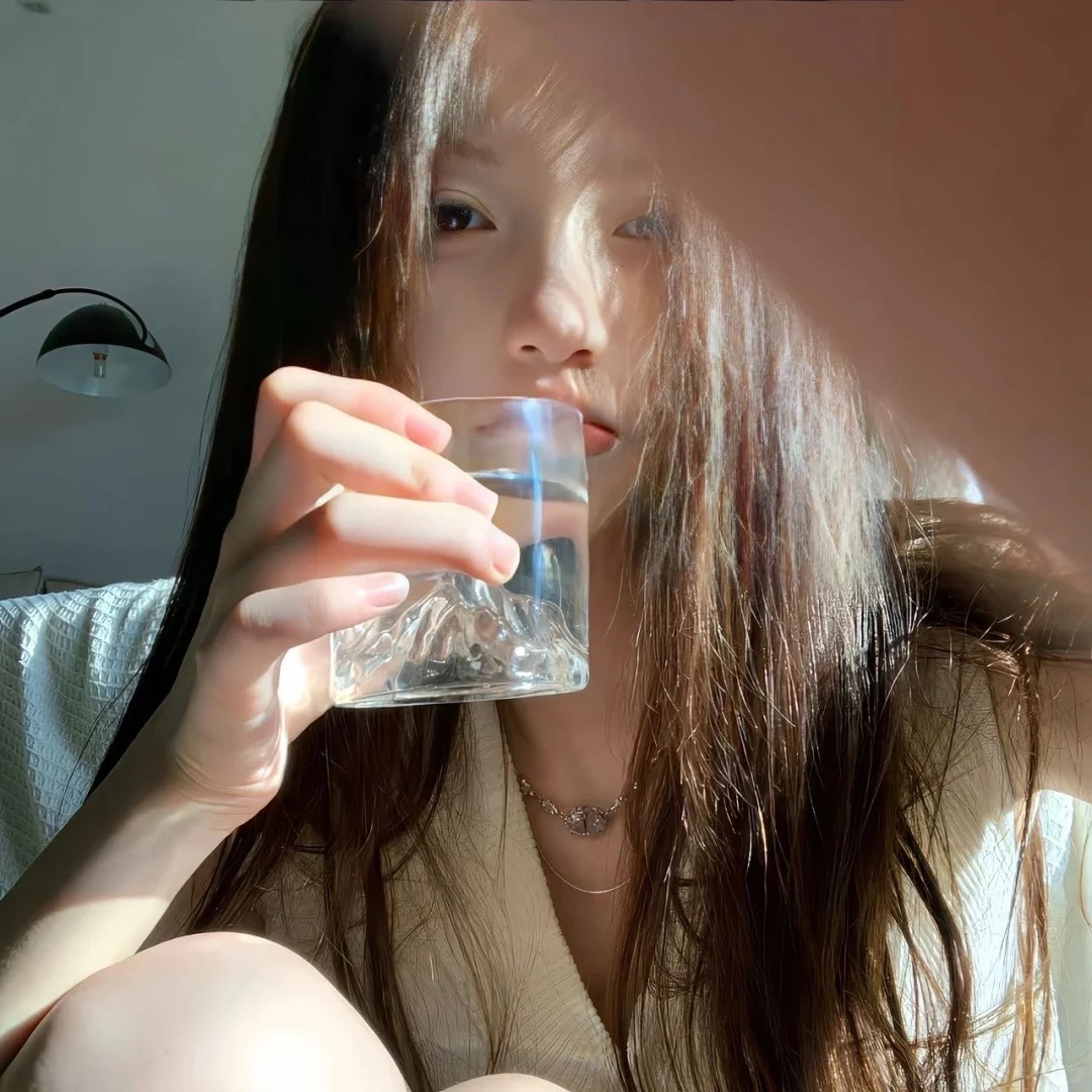 阿里商务伴游女生叶琴艺的资料