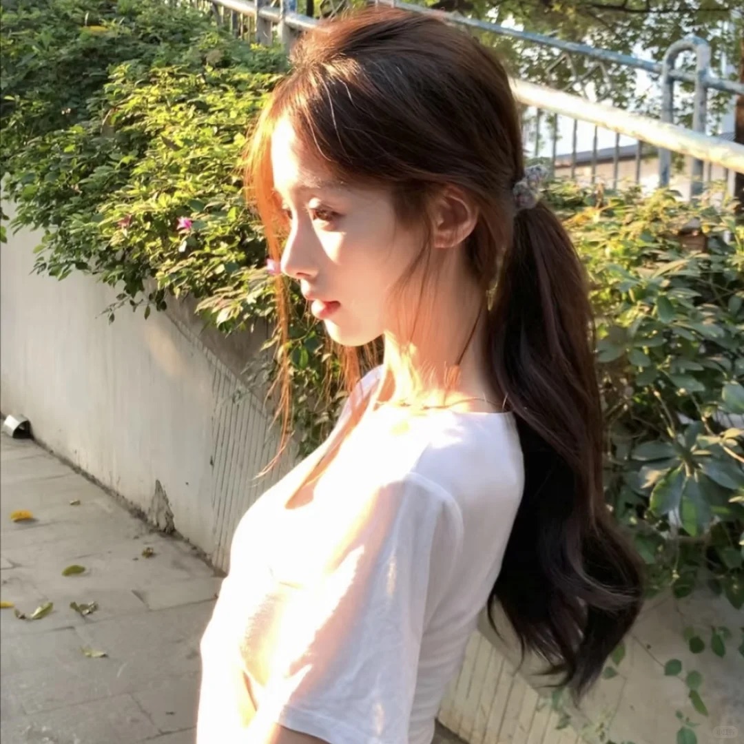 玉溪伴游女生AIR的资料