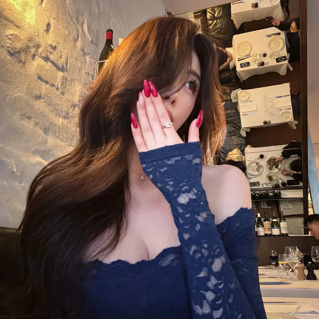 玉溪伴游女生启静姝的资料