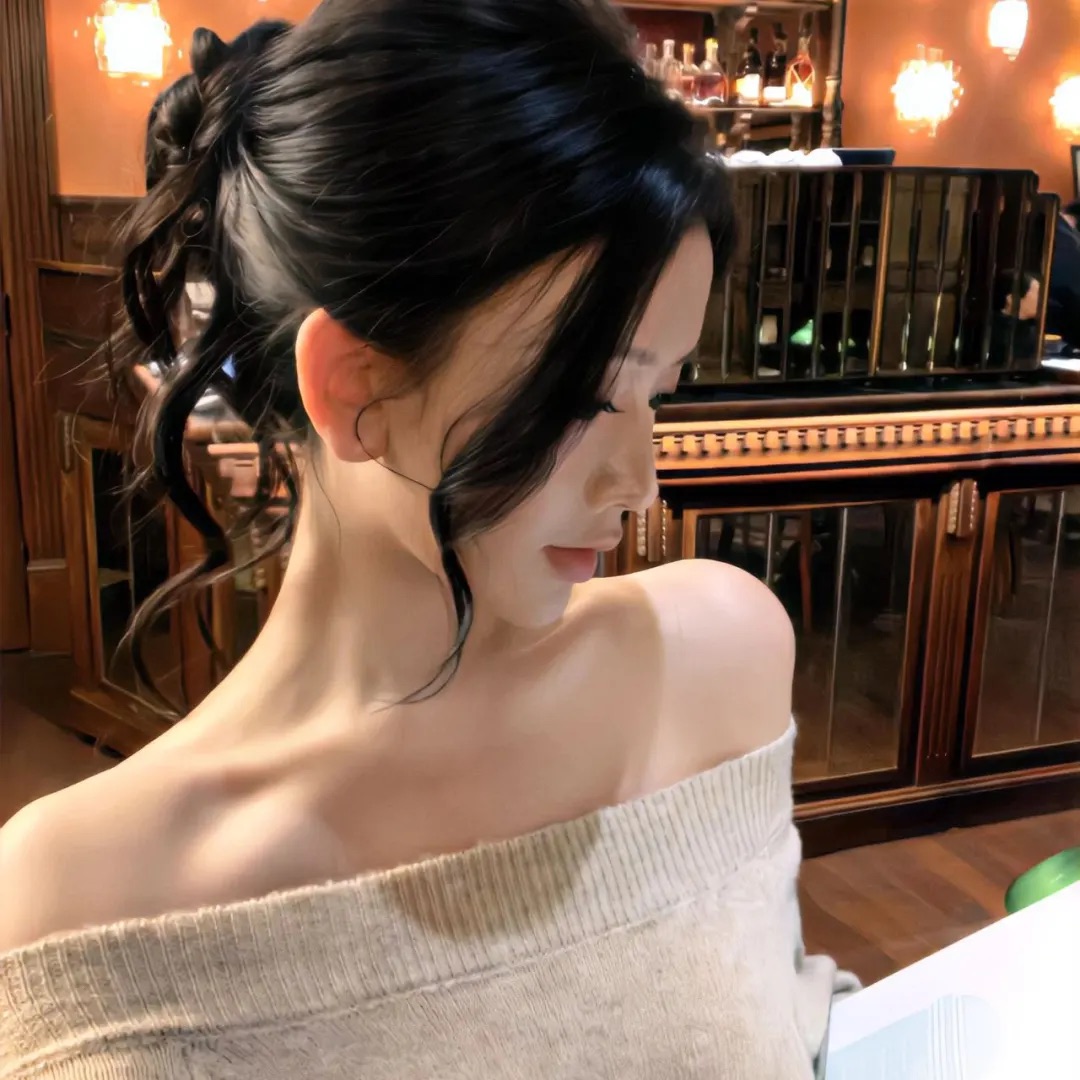 玉溪伴游女生李格格的资料